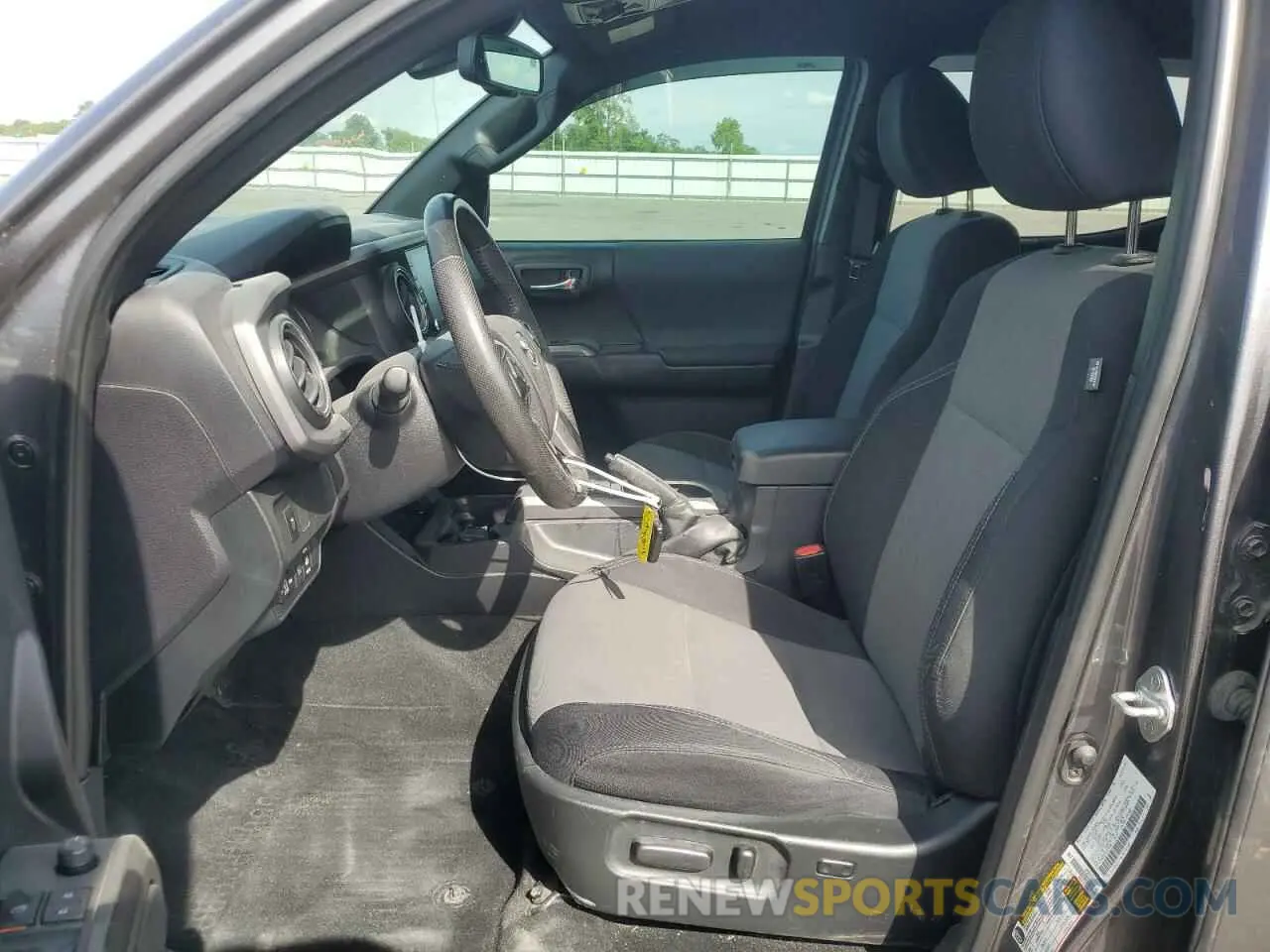 7 Photograph of a damaged car 5TFCZ5AN2MX255160 TOYOTA TACOMA 2021