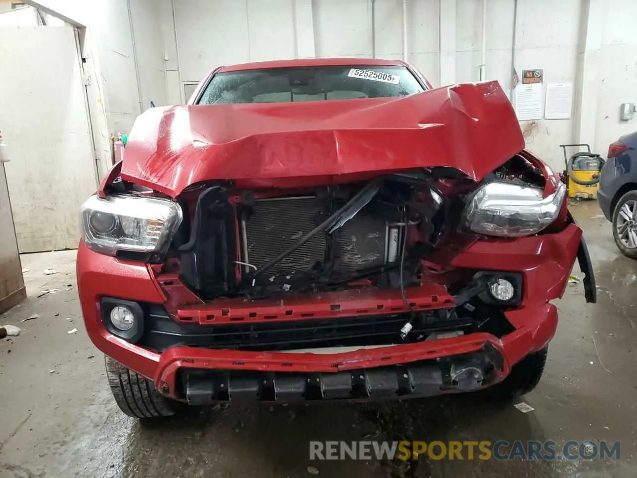 5 Photograph of a damaged car 5TFCZ5AN2MX264148 TOYOTA TACOMA 2021