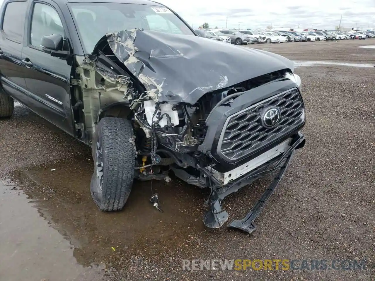 9 Photograph of a damaged car 5TFCZ5AN2MX268040 TOYOTA TACOMA 2021