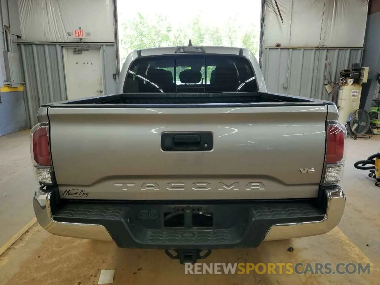 6 Photograph of a damaged car 5TFCZ5AN3MX253708 TOYOTA TACOMA 2021