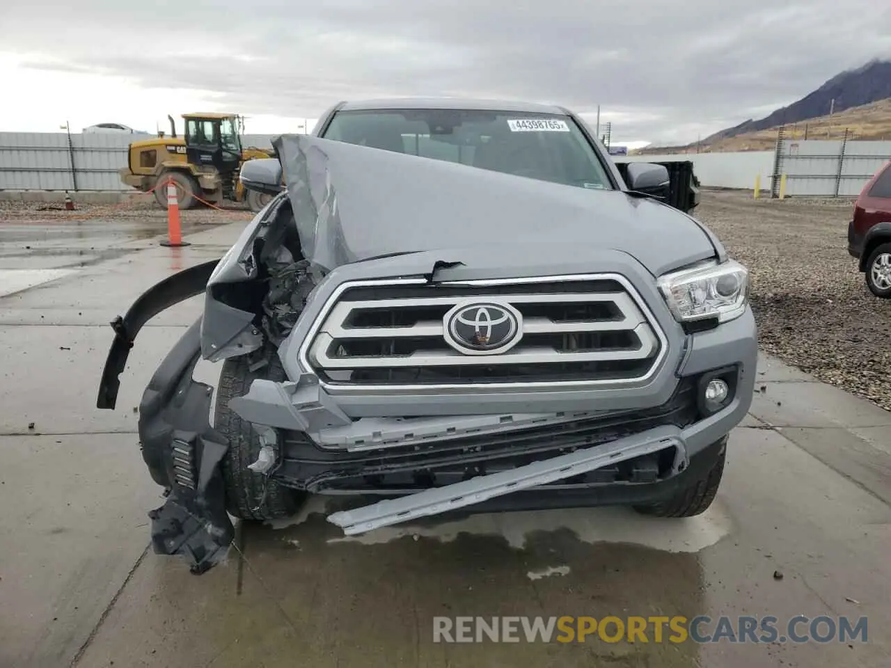 5 Photograph of a damaged car 5TFCZ5AN3MX272842 TOYOTA TACOMA 2021