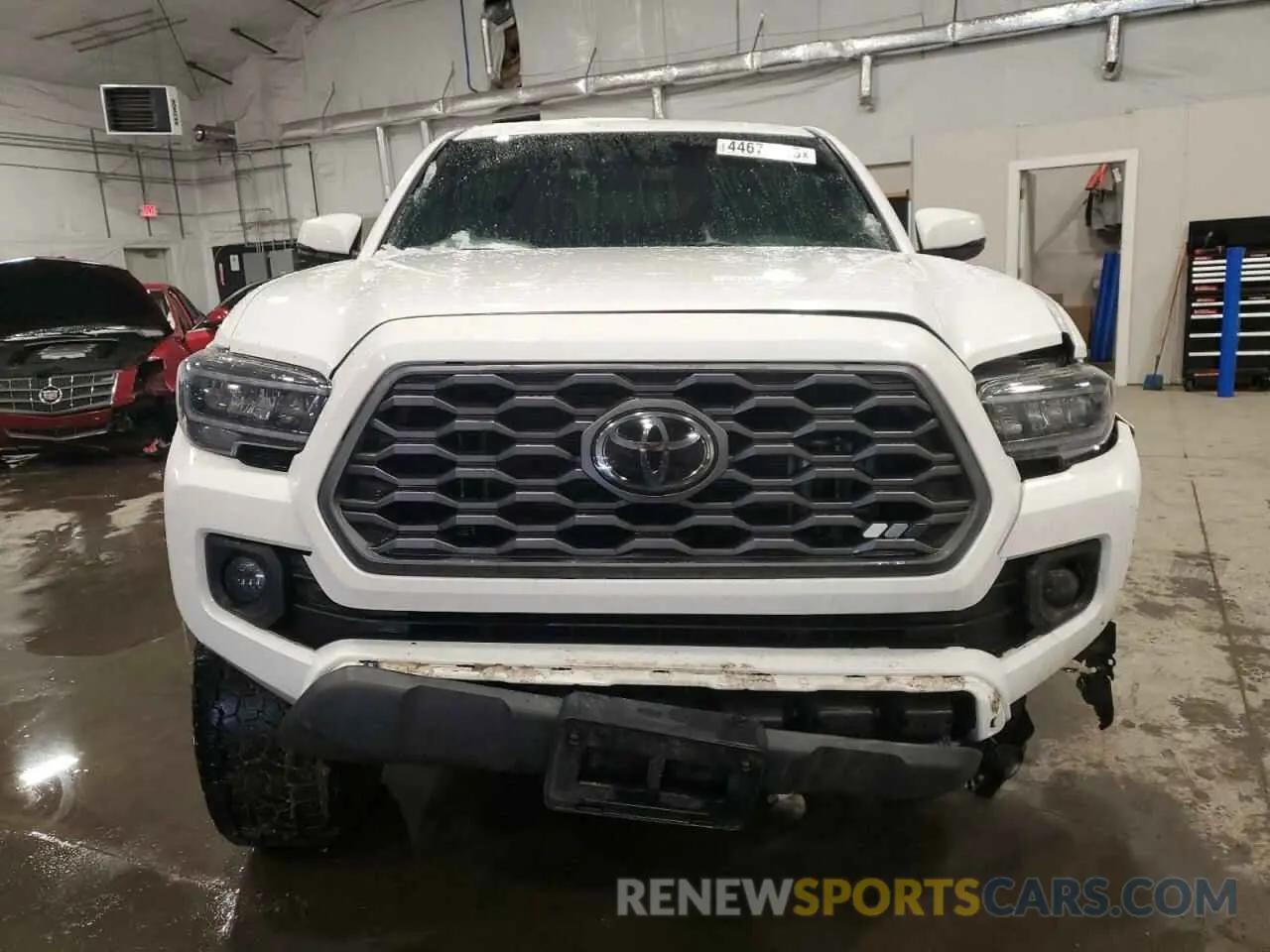5 Photograph of a damaged car 5TFCZ5AN4MX258934 TOYOTA TACOMA 2021