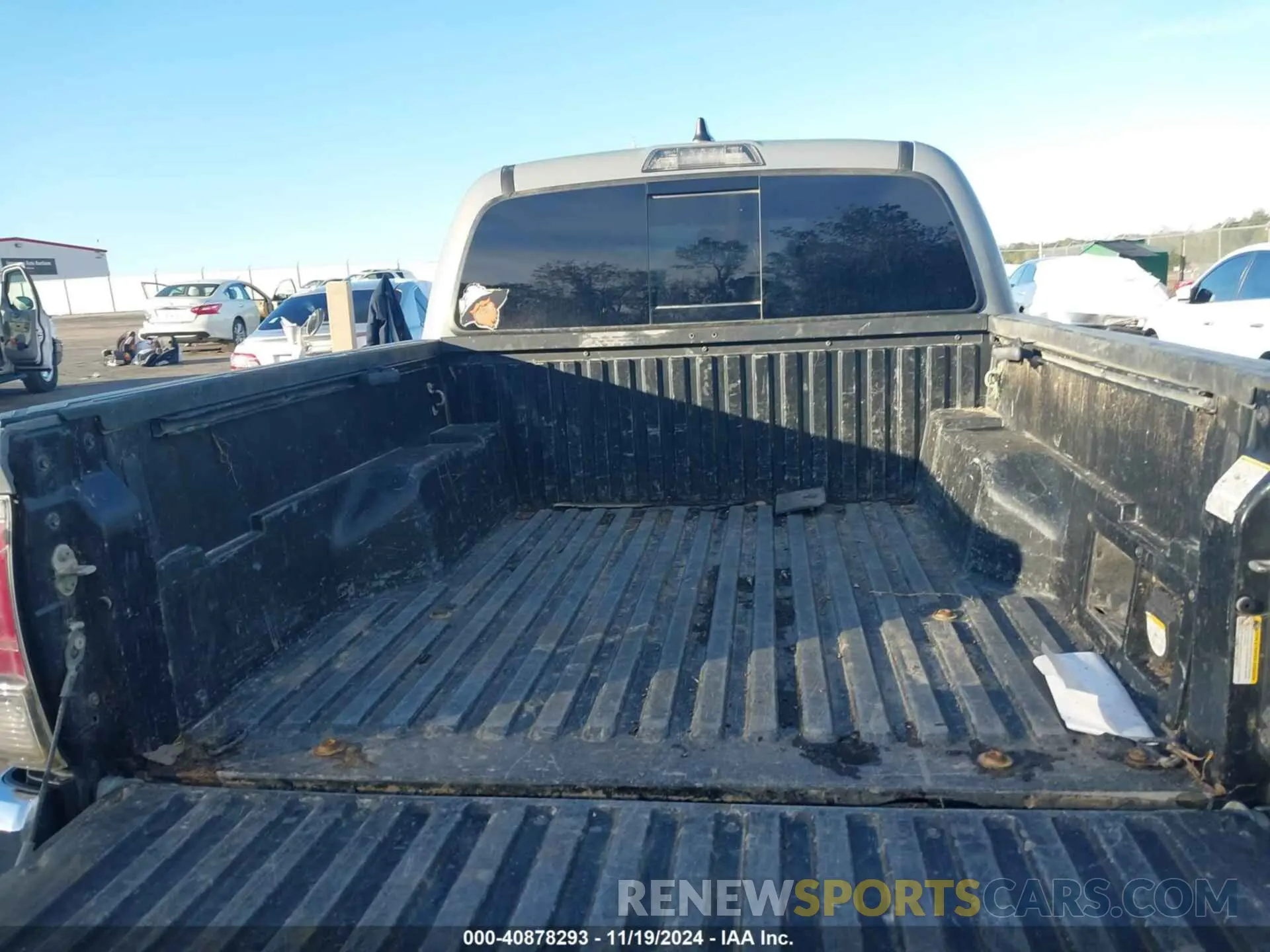 6 Photograph of a damaged car 5TFCZ5AN4MX262840 TOYOTA TACOMA 2021