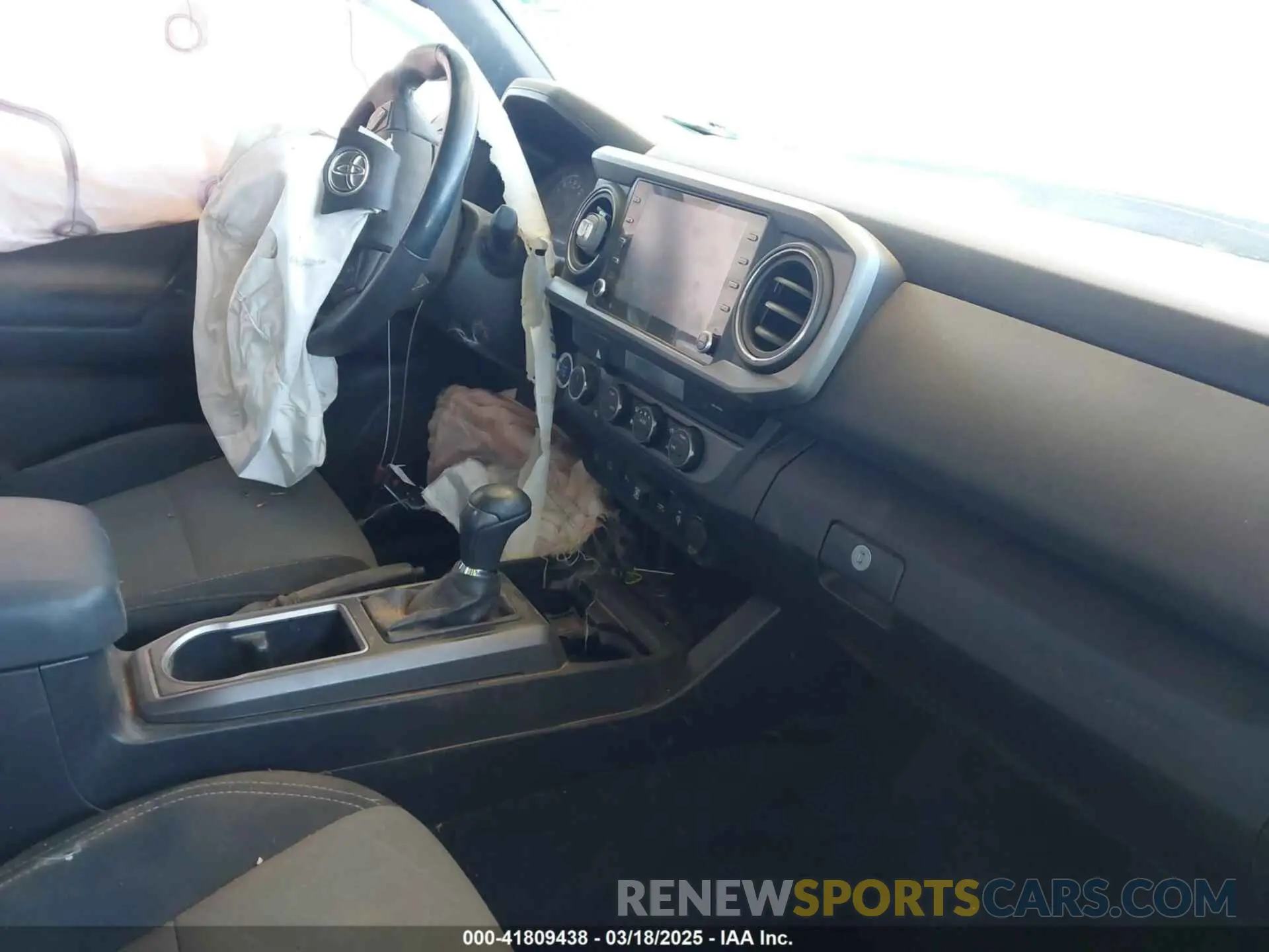5 Photograph of a damaged car 5TFCZ5AN4MX269187 TOYOTA TACOMA 2021