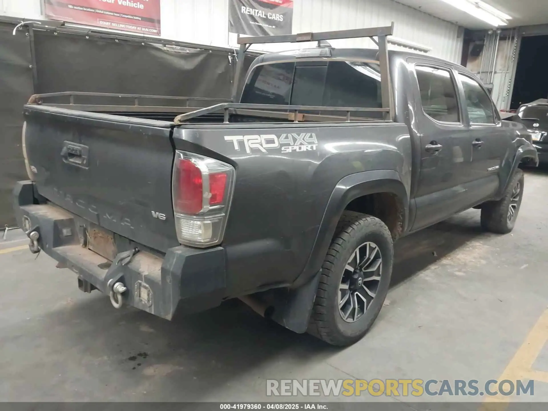 4 Photograph of a damaged car 5TFCZ5AN5MX250437 TOYOTA TACOMA 2021