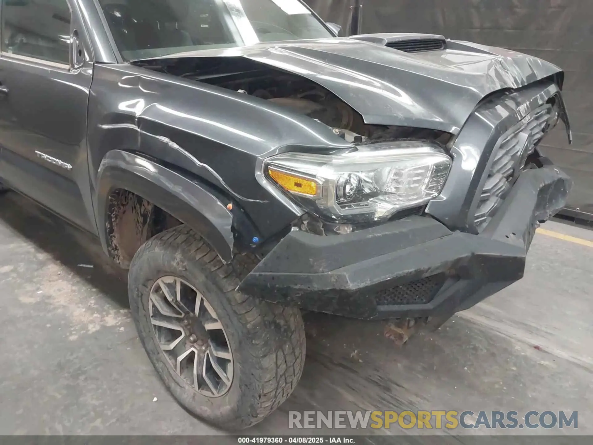 6 Photograph of a damaged car 5TFCZ5AN5MX250437 TOYOTA TACOMA 2021