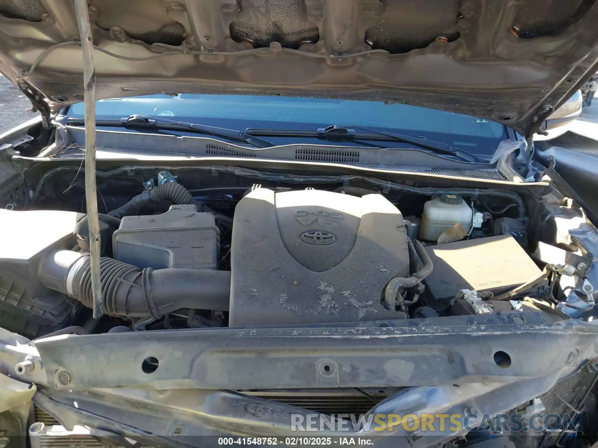 10 Photograph of a damaged car 5TFCZ5AN5MX258747 TOYOTA TACOMA 2021