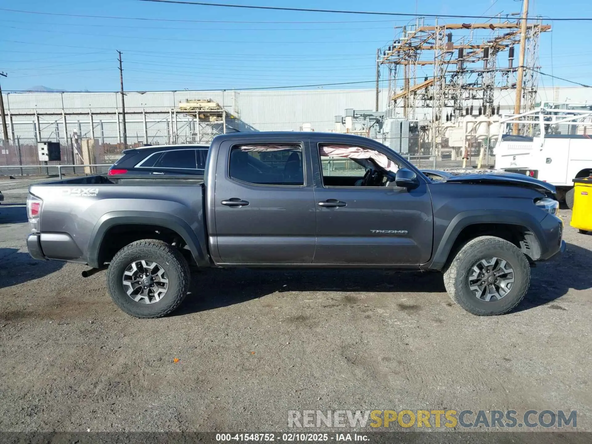 13 Photograph of a damaged car 5TFCZ5AN5MX258747 TOYOTA TACOMA 2021