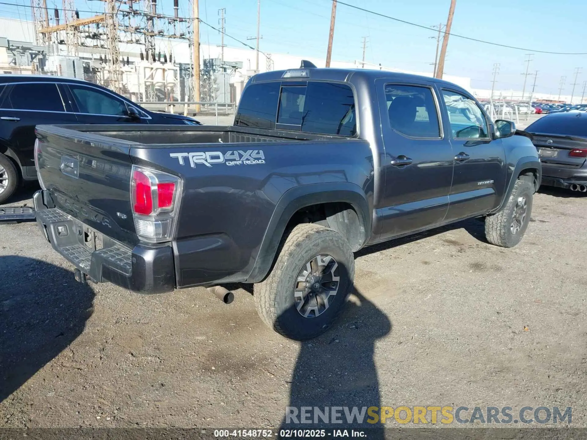 4 Photograph of a damaged car 5TFCZ5AN5MX258747 TOYOTA TACOMA 2021