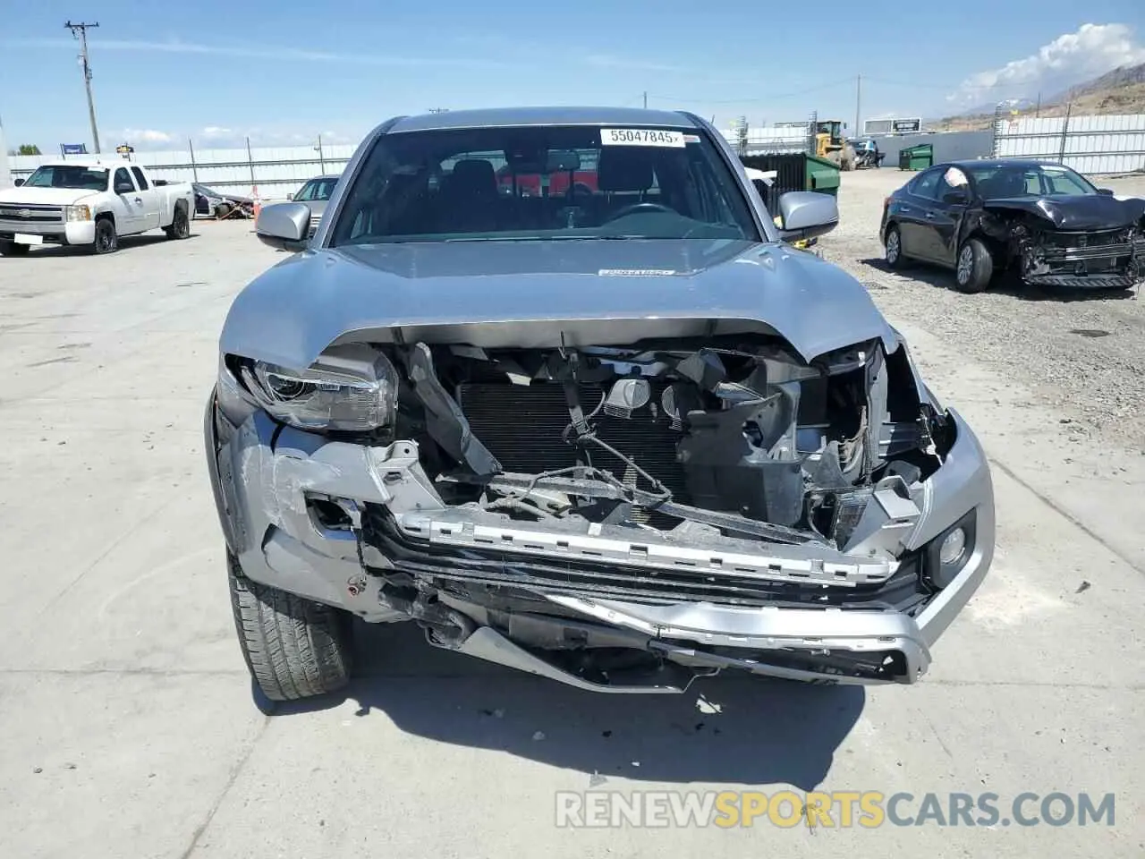 5 Photograph of a damaged car 5TFCZ5AN5MX260143 TOYOTA TACOMA 2021