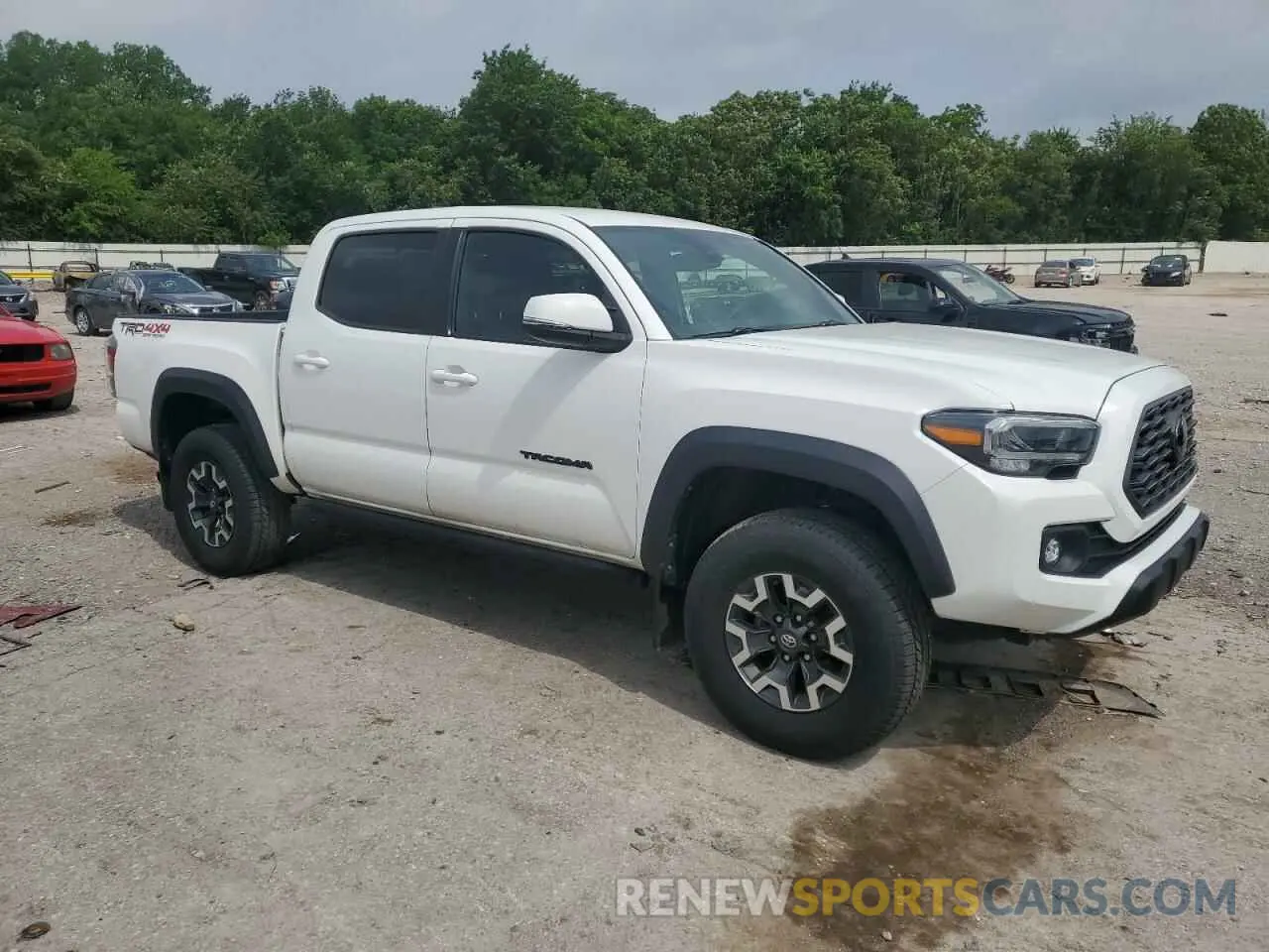 4 Photograph of a damaged car 5TFCZ5AN5MX260773 TOYOTA TACOMA 2021
