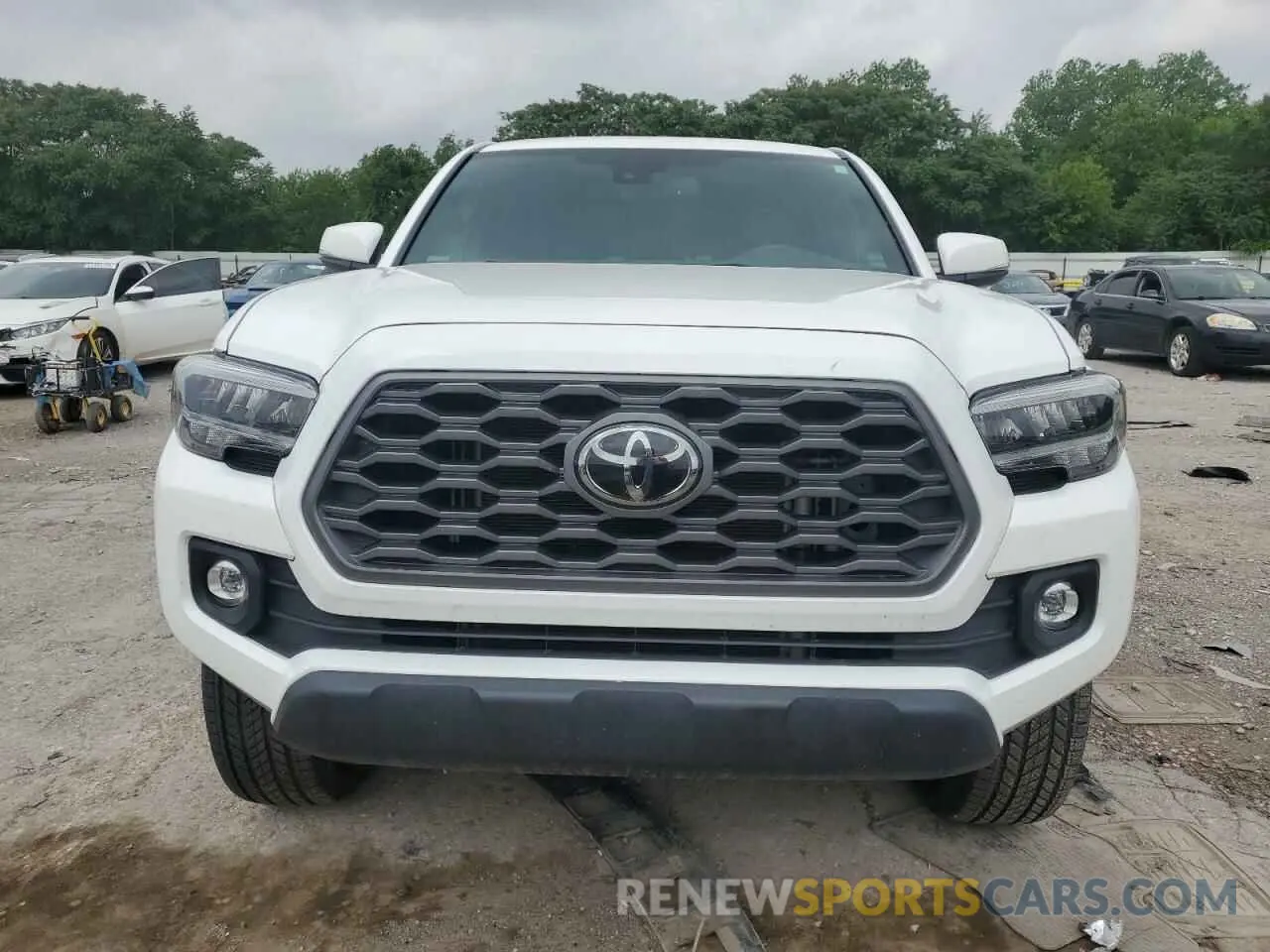 5 Photograph of a damaged car 5TFCZ5AN5MX260773 TOYOTA TACOMA 2021