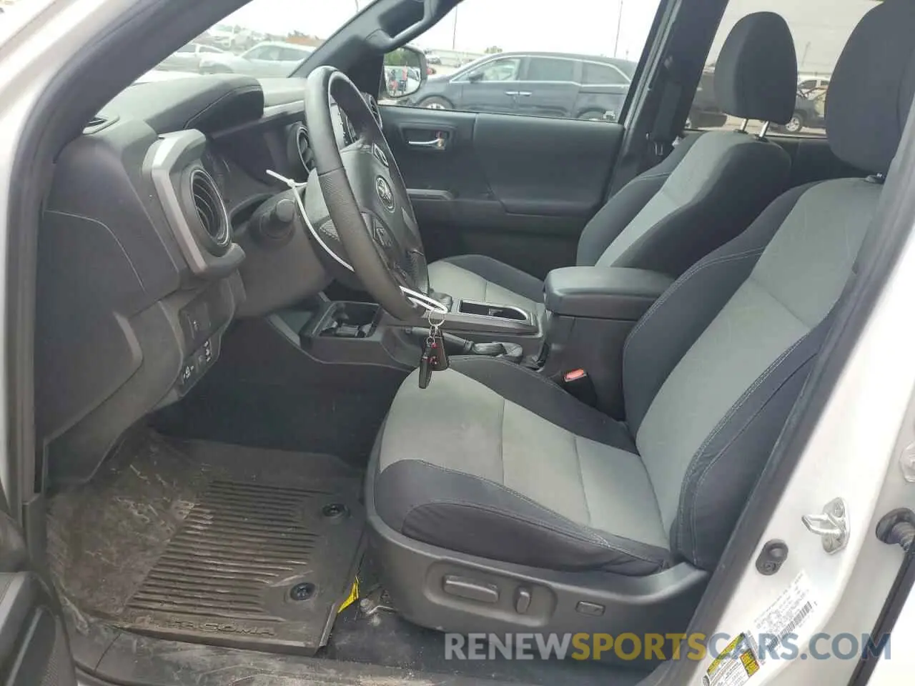 7 Photograph of a damaged car 5TFCZ5AN5MX260773 TOYOTA TACOMA 2021