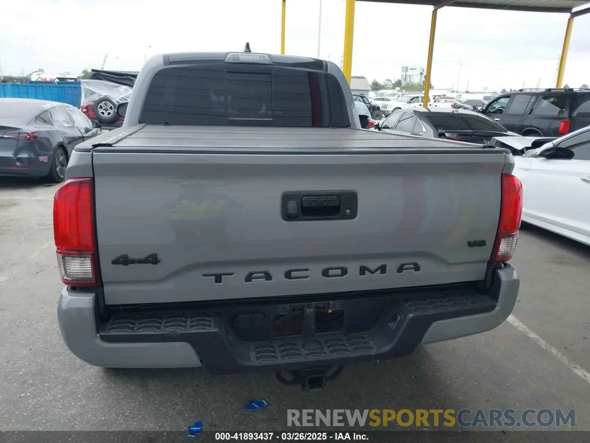 16 Photograph of a damaged car 5TFCZ5AN5MX281428 TOYOTA TACOMA 2021
