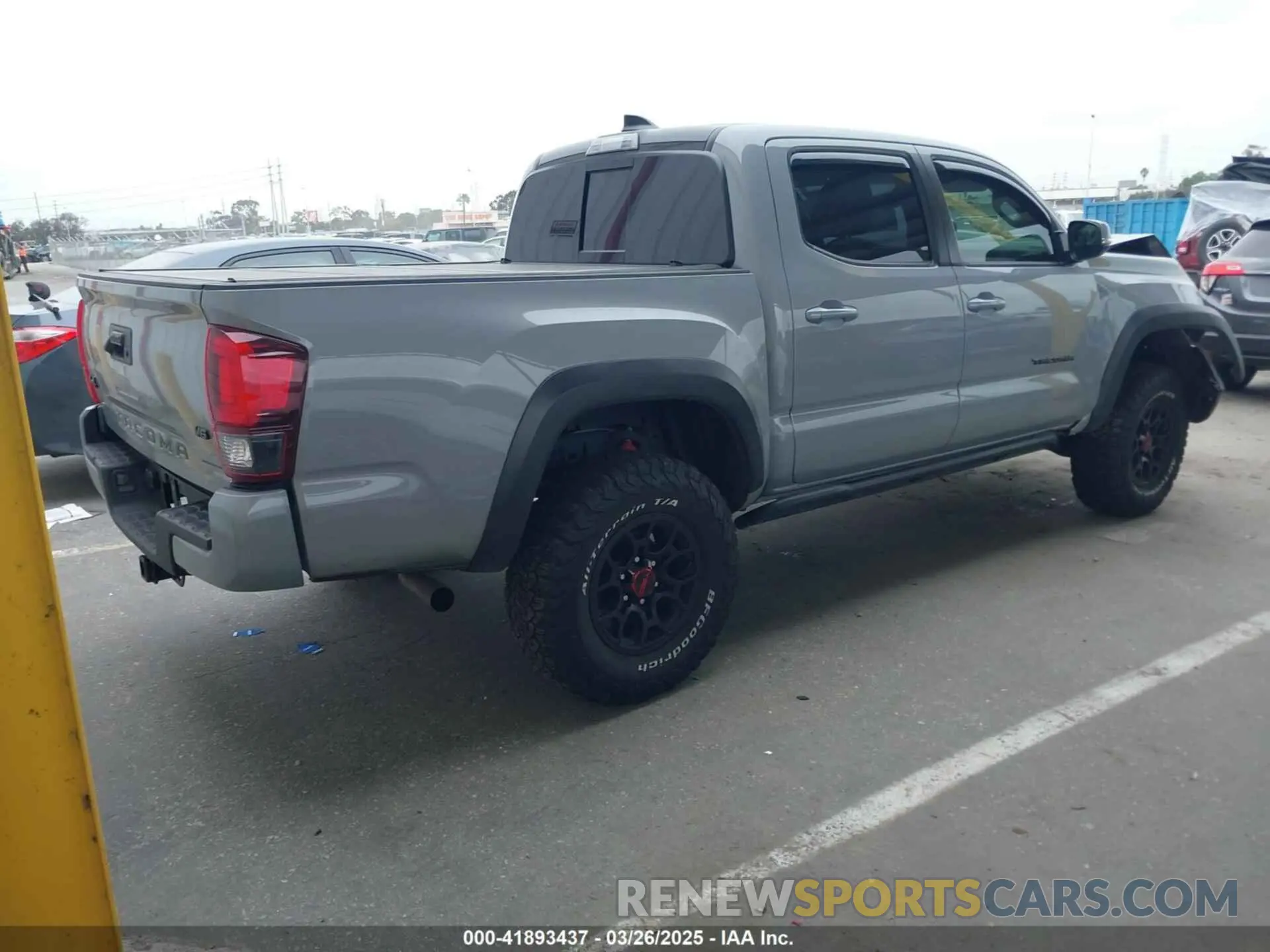 4 Photograph of a damaged car 5TFCZ5AN5MX281428 TOYOTA TACOMA 2021