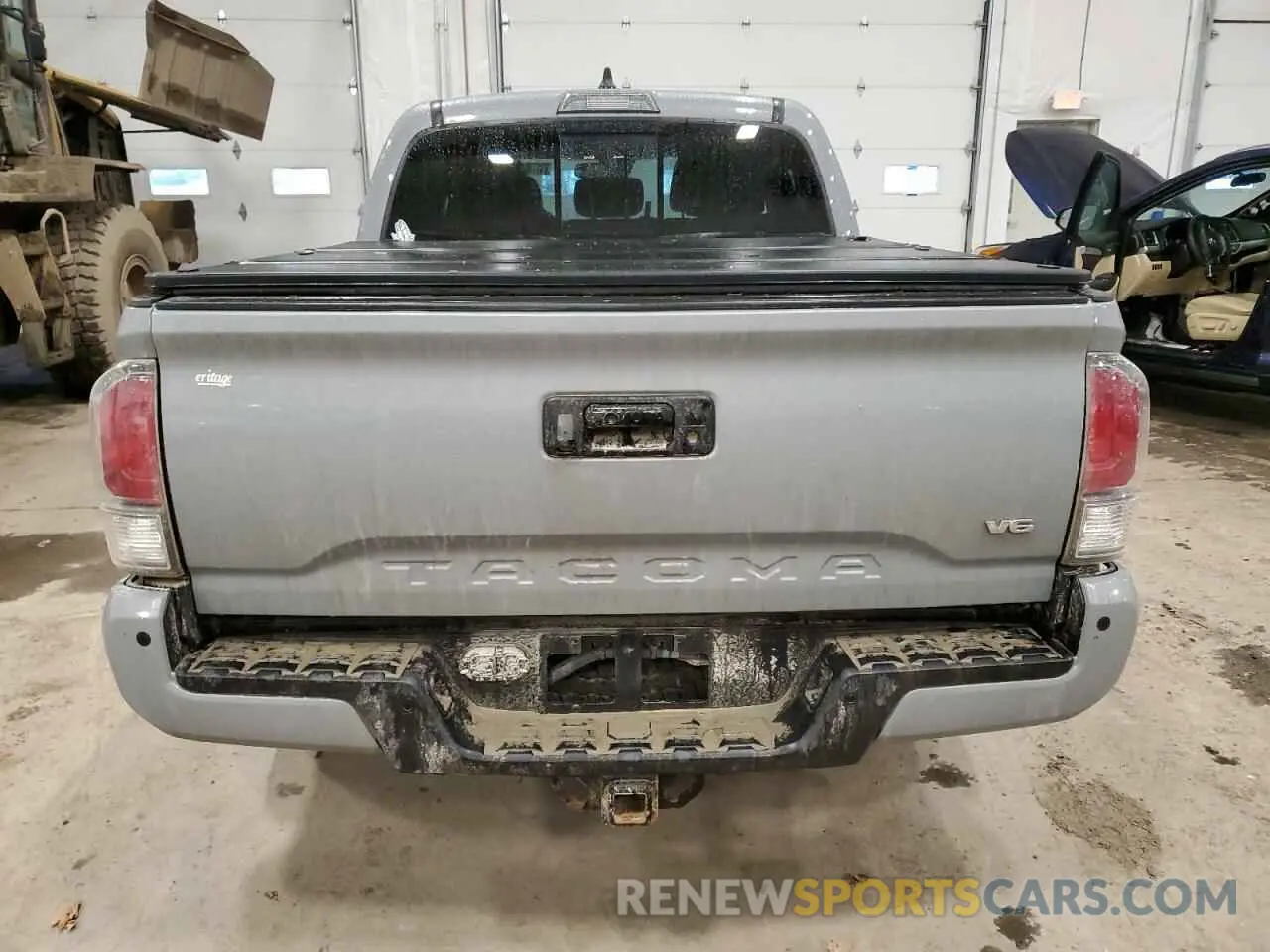6 Photograph of a damaged car 5TFCZ5AN6MX250236 TOYOTA TACOMA 2021