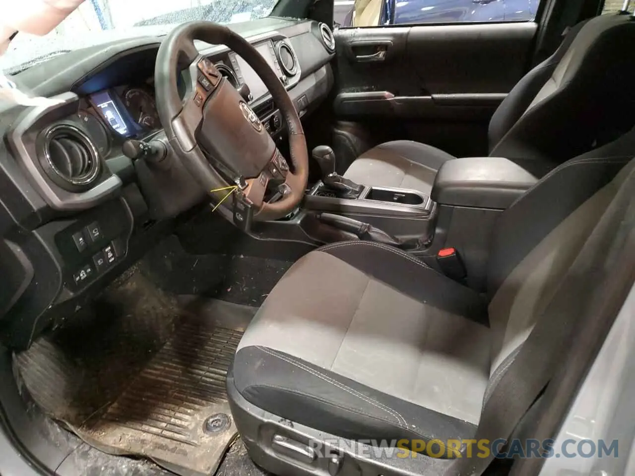 7 Photograph of a damaged car 5TFCZ5AN6MX250236 TOYOTA TACOMA 2021