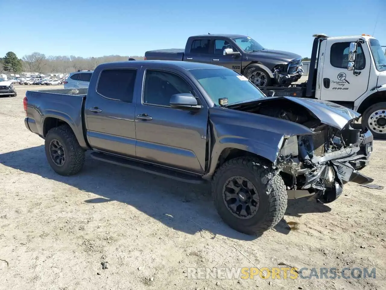 4 Photograph of a damaged car 5TFCZ5AN6MX252195 TOYOTA TACOMA 2021