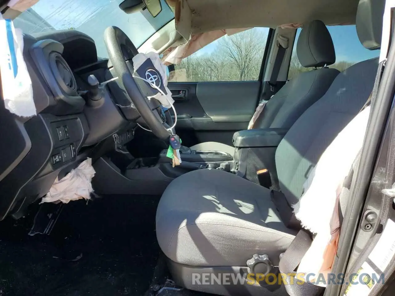 7 Photograph of a damaged car 5TFCZ5AN6MX252195 TOYOTA TACOMA 2021