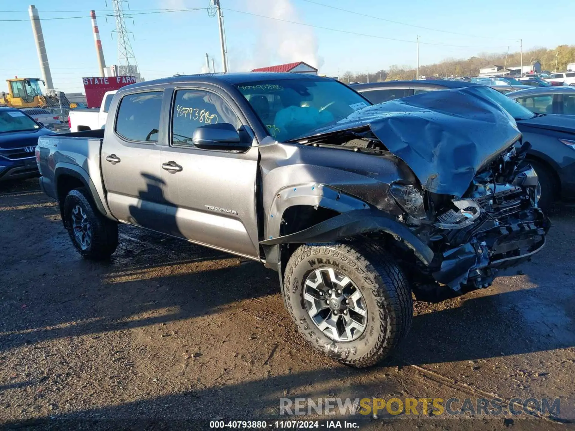 1 Photograph of a damaged car 5TFCZ5AN6MX256280 TOYOTA TACOMA 2021