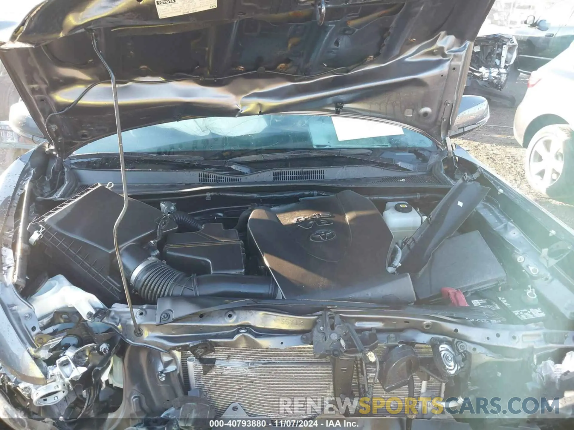 10 Photograph of a damaged car 5TFCZ5AN6MX256280 TOYOTA TACOMA 2021