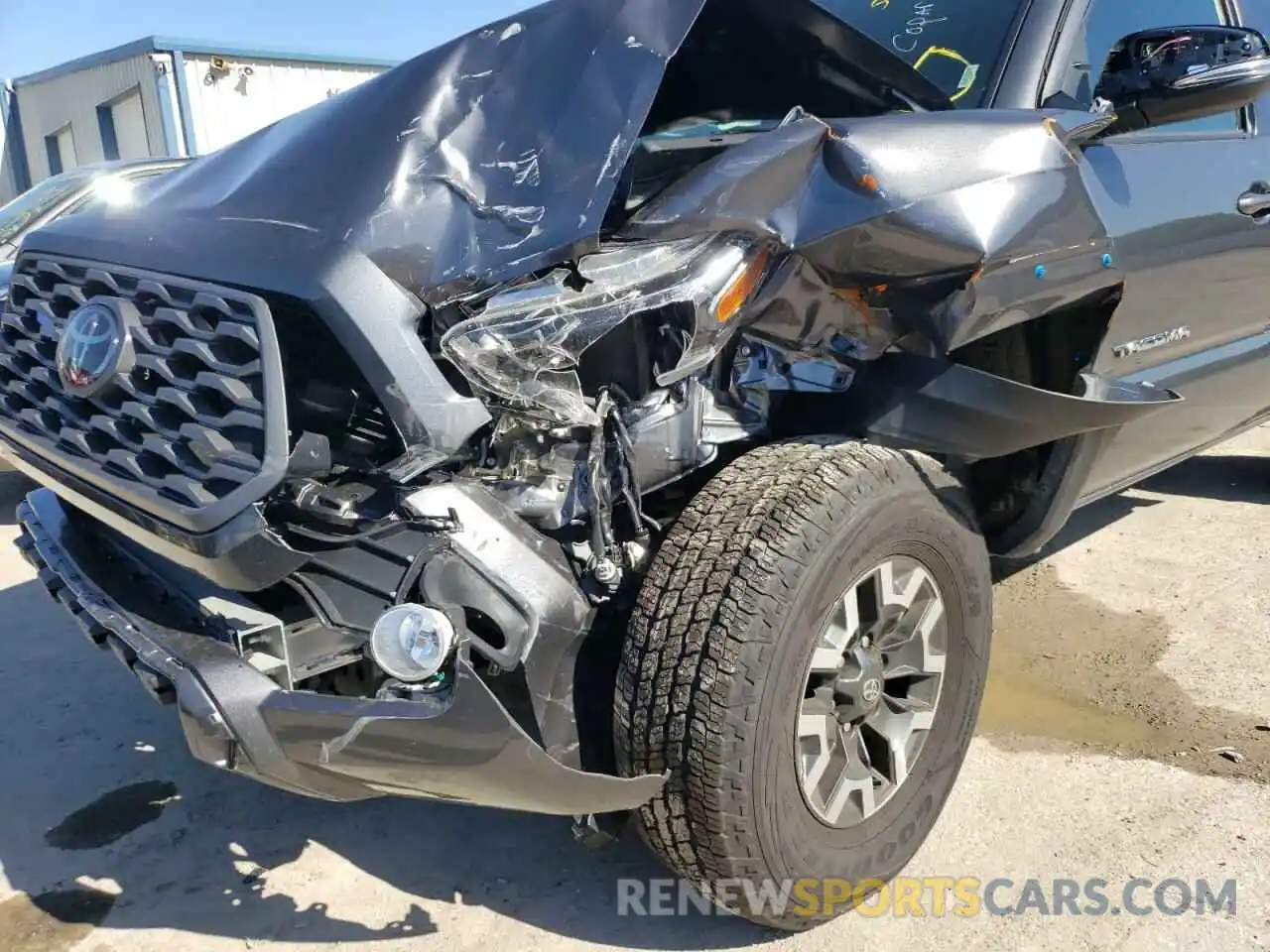 9 Photograph of a damaged car 5TFCZ5AN6MX263522 TOYOTA TACOMA 2021