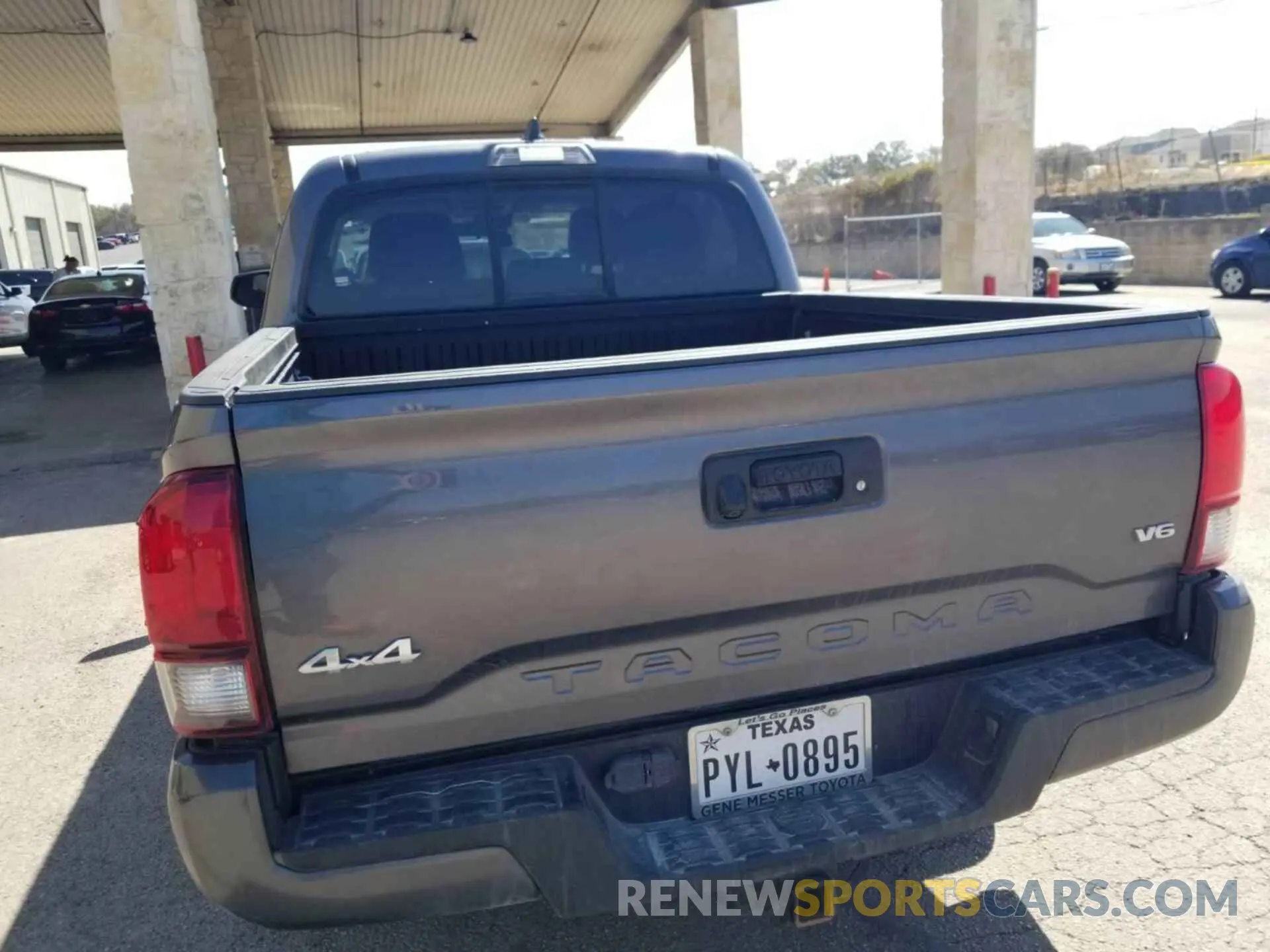 24 Photograph of a damaged car 5TFCZ5AN6MX280997 TOYOTA TACOMA 2021