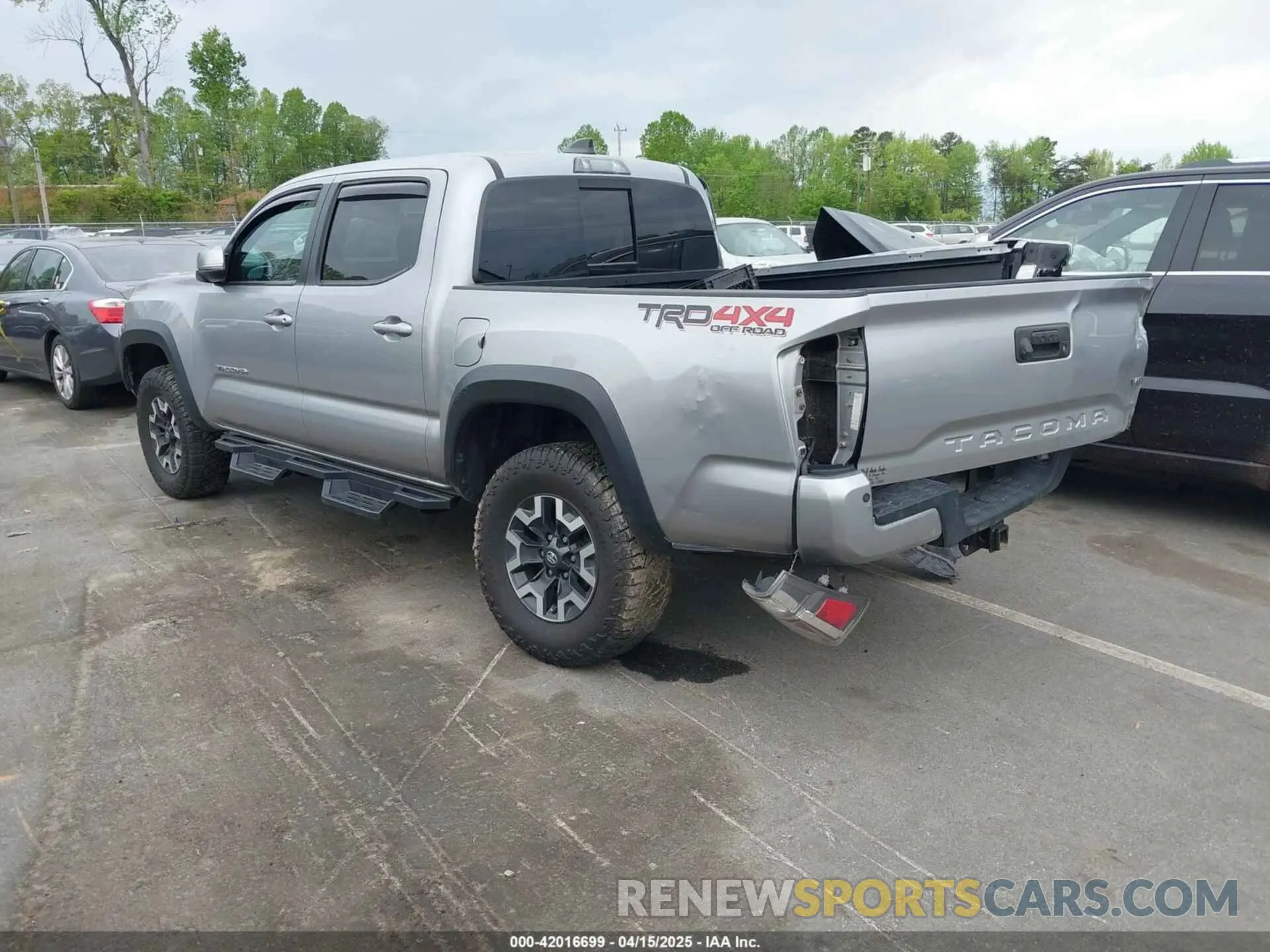 3 Photograph of a damaged car 5TFCZ5AN7MX268521 TOYOTA TACOMA 2021