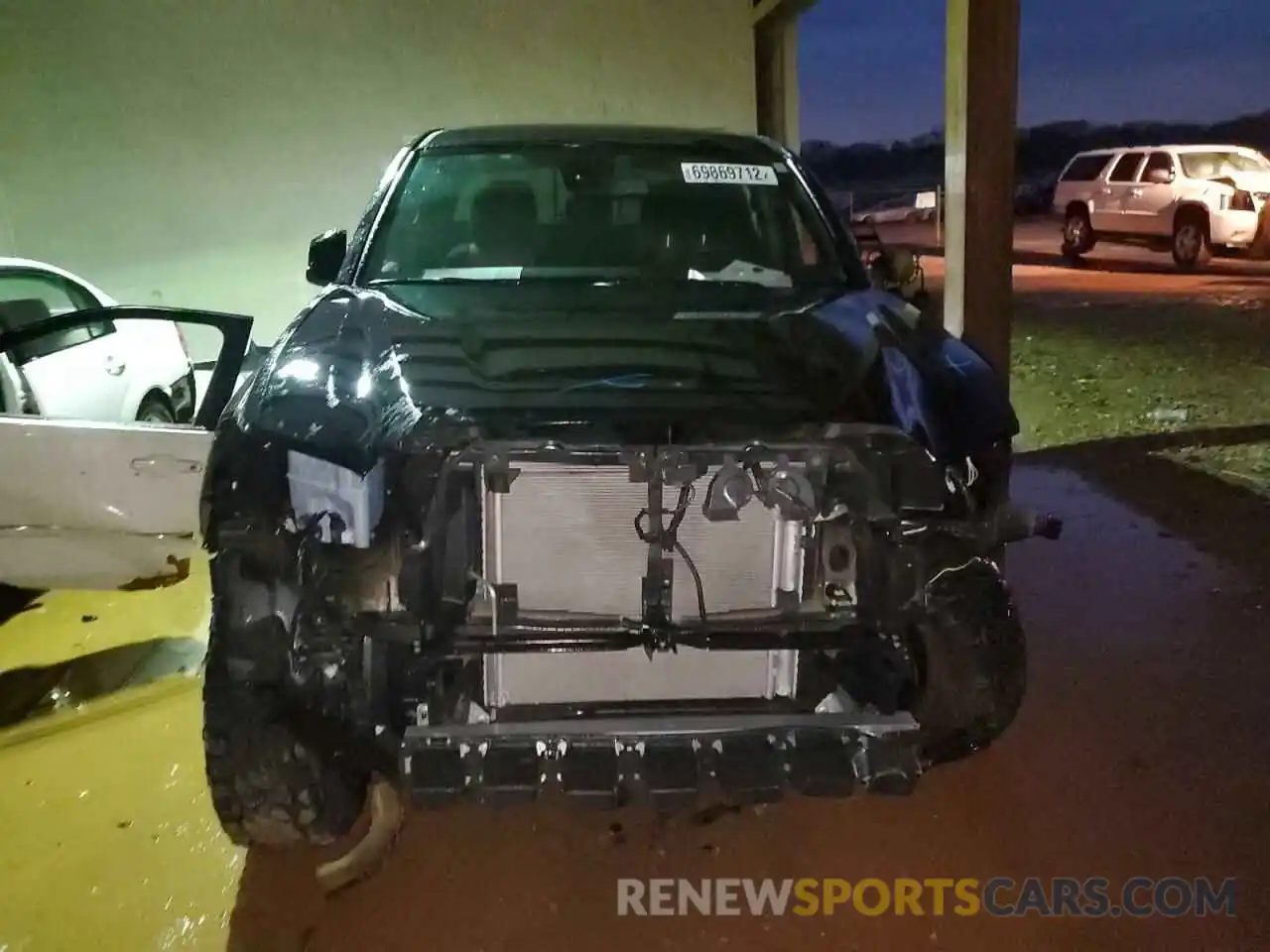 5 Photograph of a damaged car 5TFCZ5AN7MX274819 TOYOTA TACOMA 2021