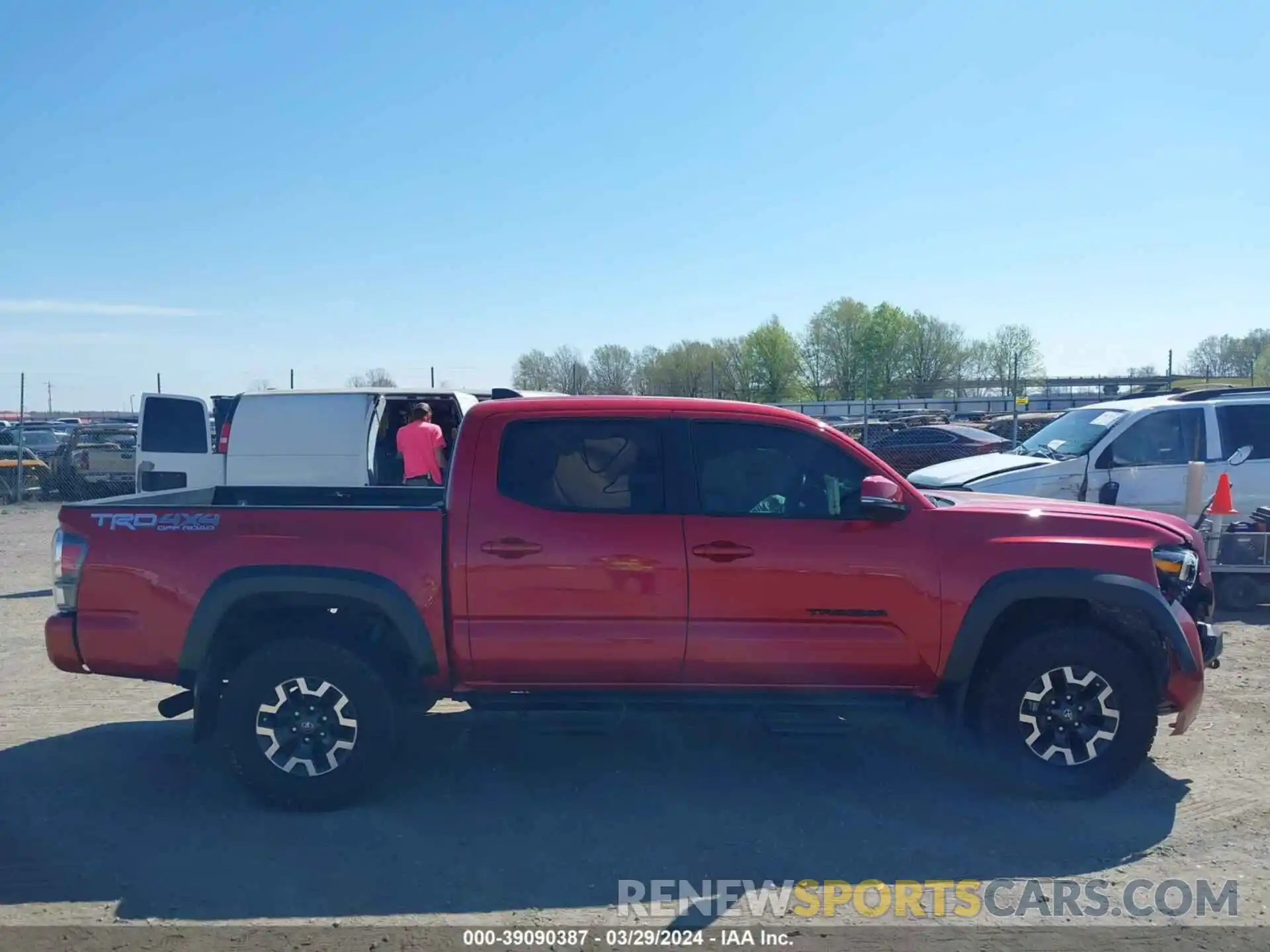 13 Photograph of a damaged car 5TFCZ5AN8MX254613 TOYOTA TACOMA 2021