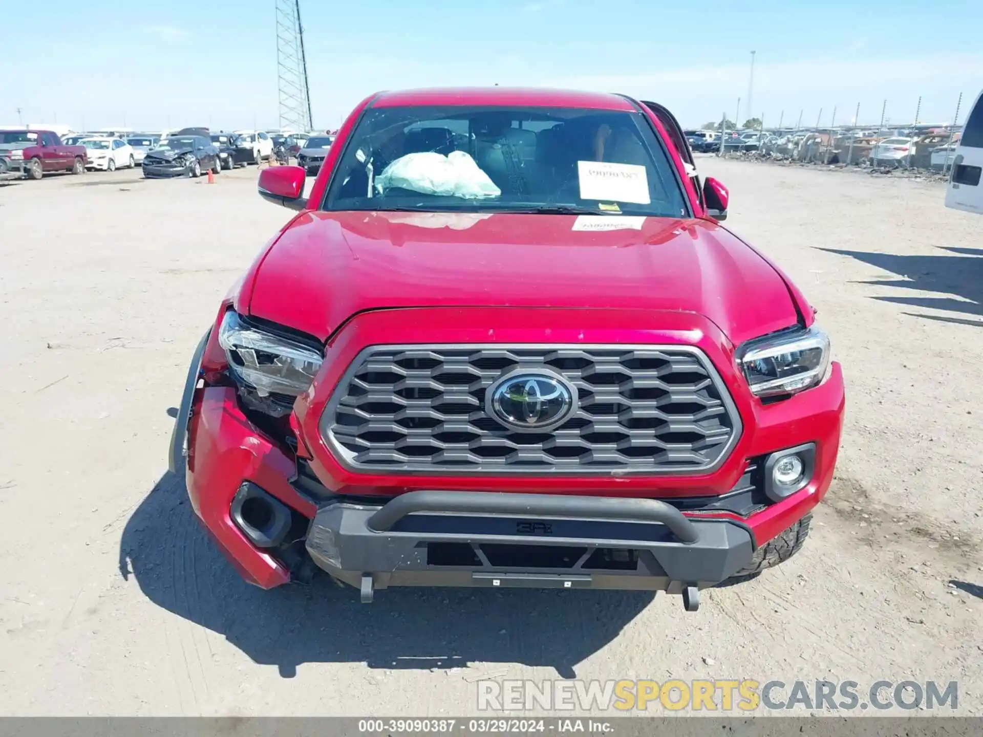 17 Photograph of a damaged car 5TFCZ5AN8MX254613 TOYOTA TACOMA 2021