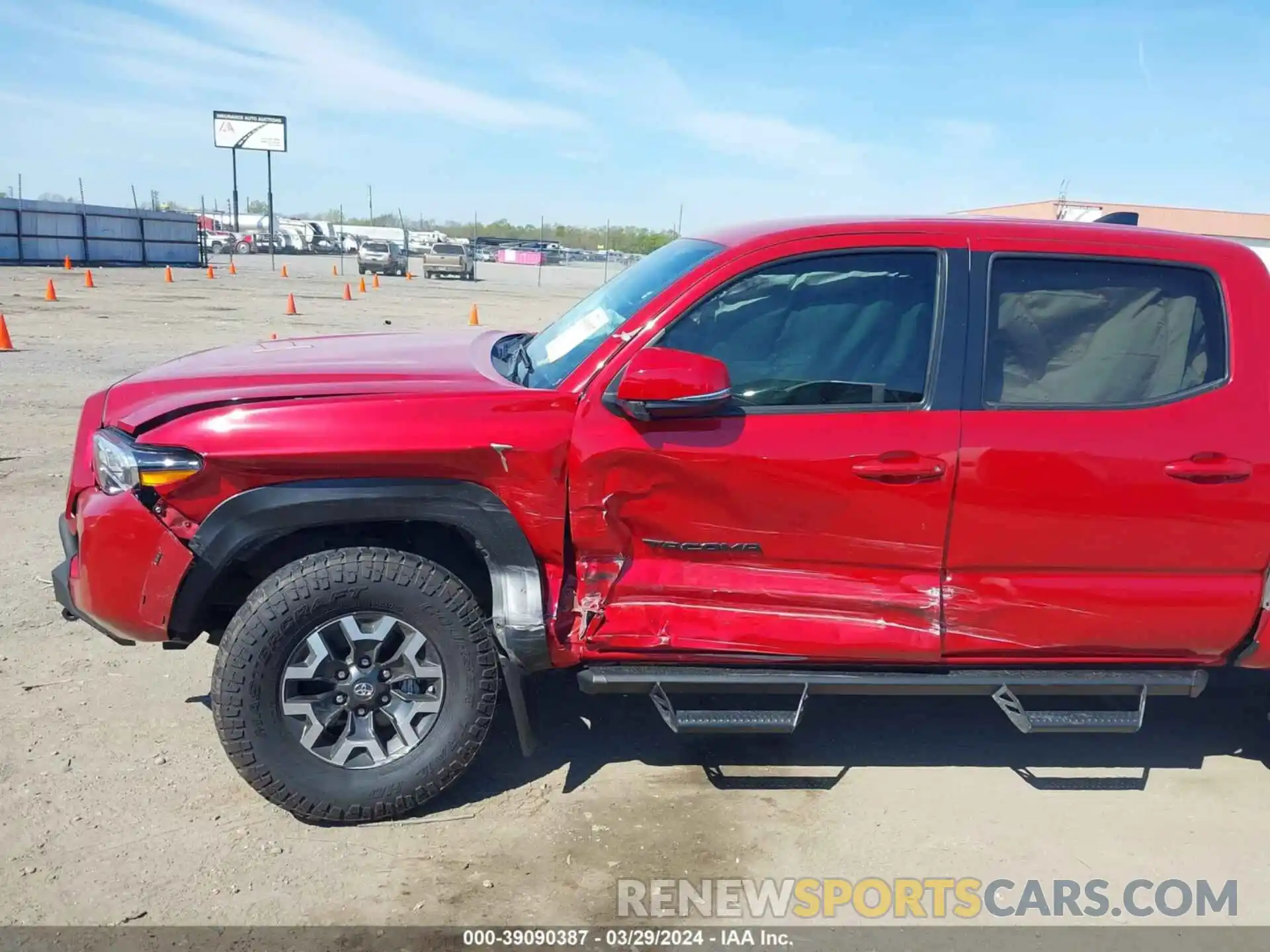 6 Photograph of a damaged car 5TFCZ5AN8MX254613 TOYOTA TACOMA 2021