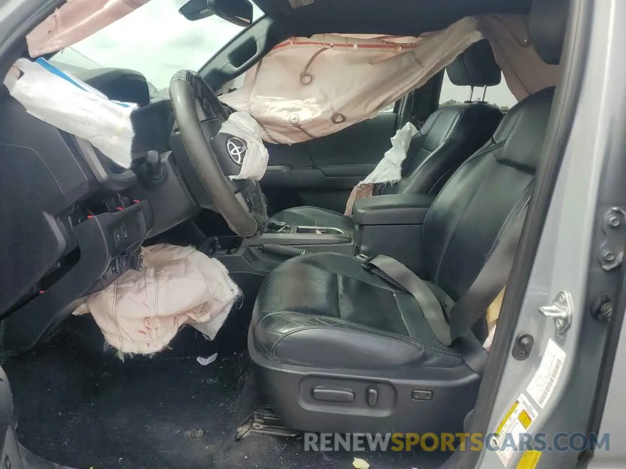 7 Photograph of a damaged car 5TFCZ5AN8MX255132 TOYOTA TACOMA 2021