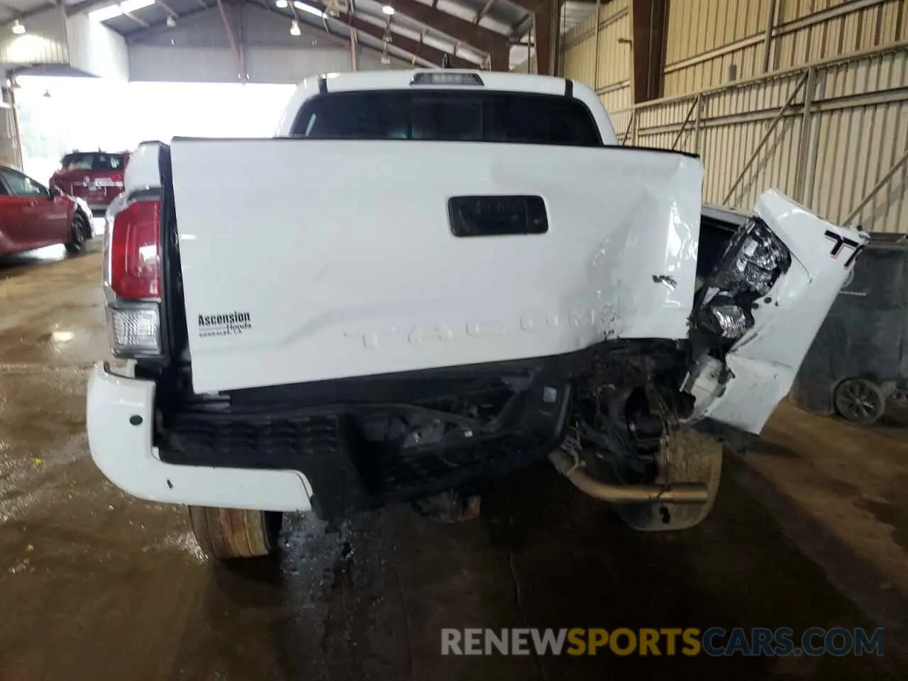 6 Photograph of a damaged car 5TFCZ5AN8MX260072 TOYOTA TACOMA 2021