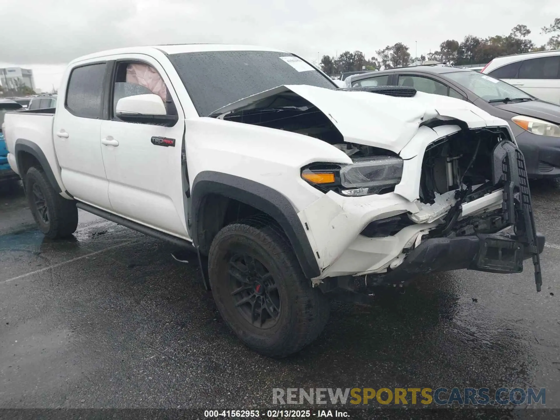 1 Photograph of a damaged car 5TFCZ5AN8MX260458 TOYOTA TACOMA 2021