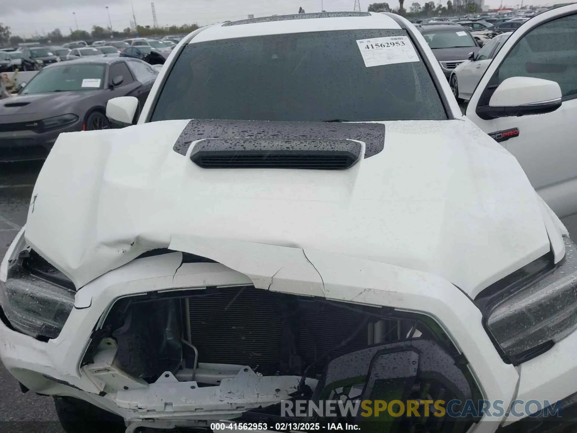 10 Photograph of a damaged car 5TFCZ5AN8MX260458 TOYOTA TACOMA 2021