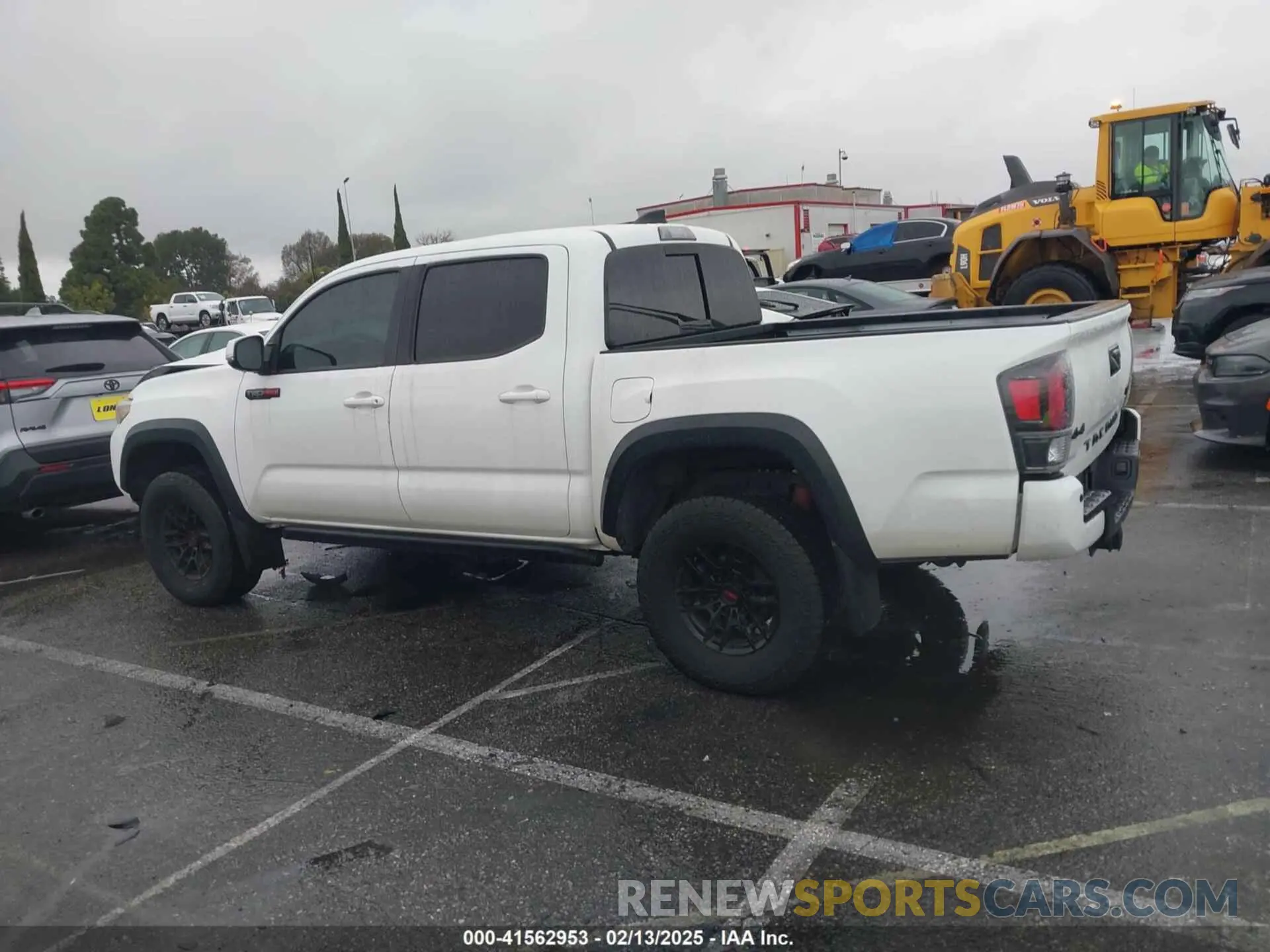 14 Photograph of a damaged car 5TFCZ5AN8MX260458 TOYOTA TACOMA 2021