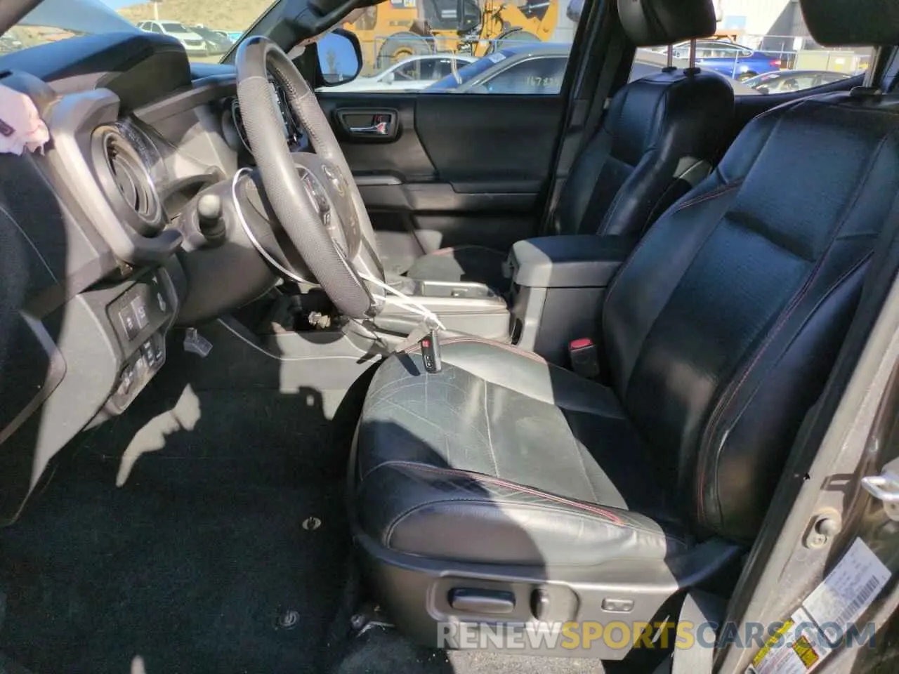 7 Photograph of a damaged car 5TFCZ5AN8MX268415 TOYOTA TACOMA 2021