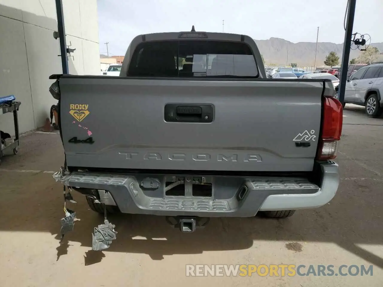 6 Photograph of a damaged car 5TFCZ5AN8MX282850 TOYOTA TACOMA 2021