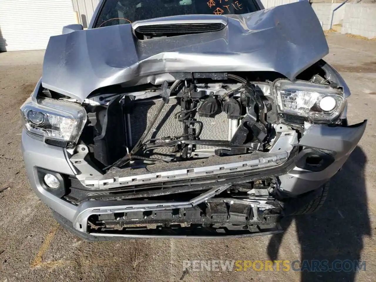 9 Photograph of a damaged car 5TFCZ5AN9MX244513 TOYOTA TACOMA 2021