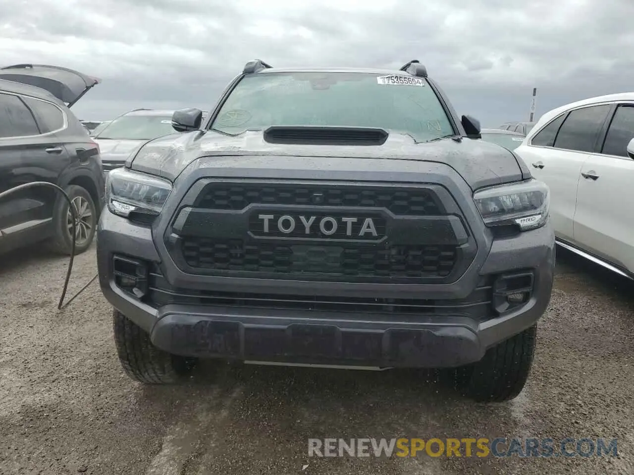 5 Photograph of a damaged car 5TFCZ5AN9MX269296 TOYOTA TACOMA 2021