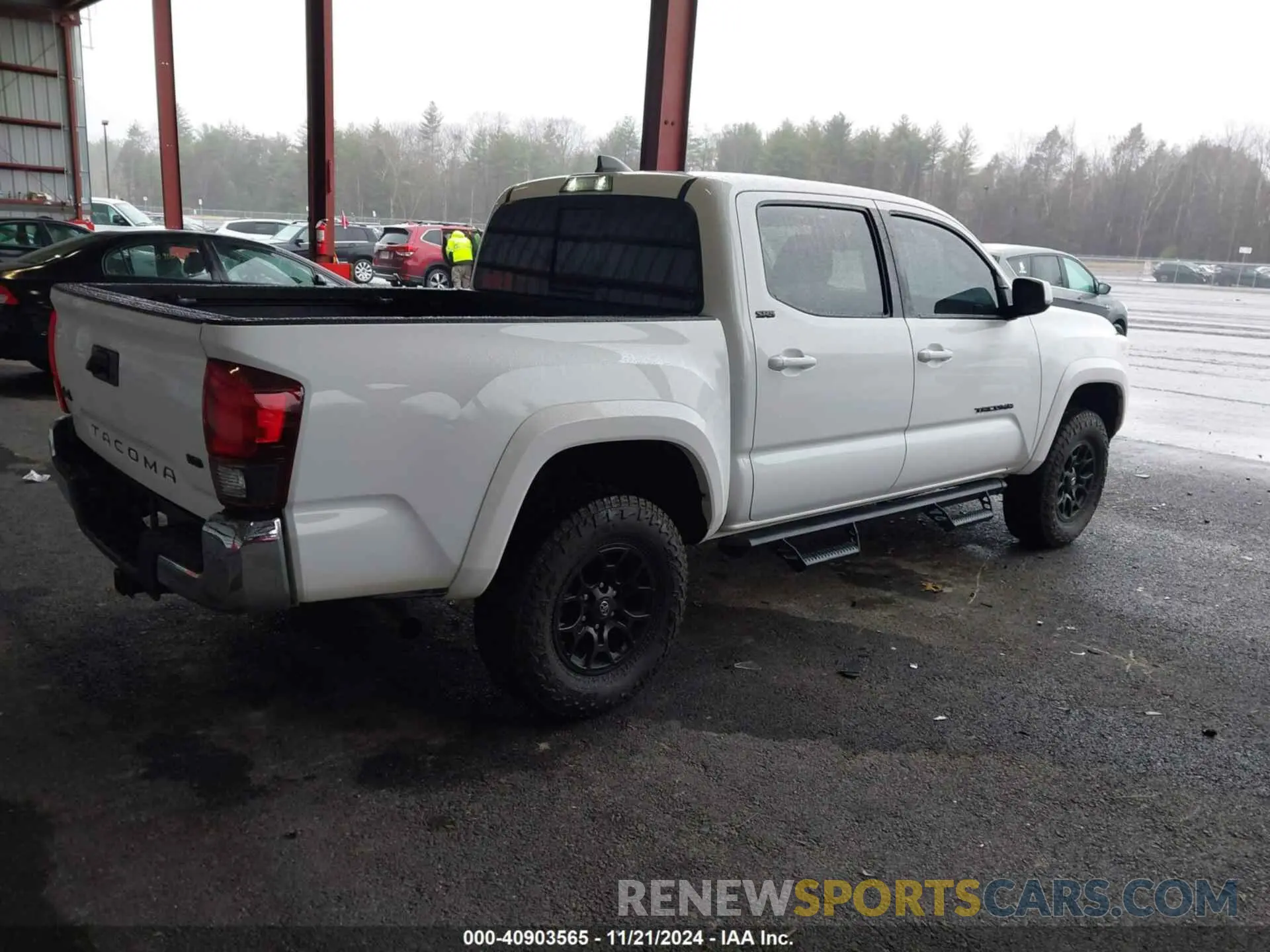 4 Photograph of a damaged car 5TFCZ5ANXMX253091 TOYOTA TACOMA 2021