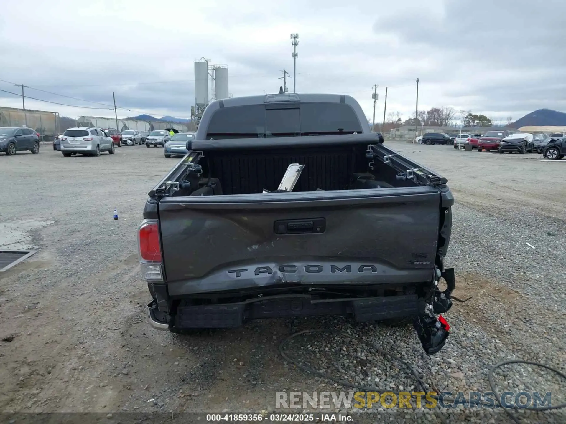 16 Photograph of a damaged car 5TFCZ5ANXMX255892 TOYOTA TACOMA 2021