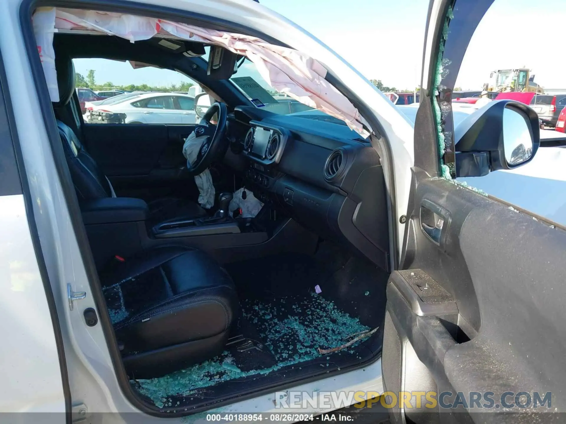 5 Photograph of a damaged car 5TFCZ5ANXMX275771 TOYOTA TACOMA 2021