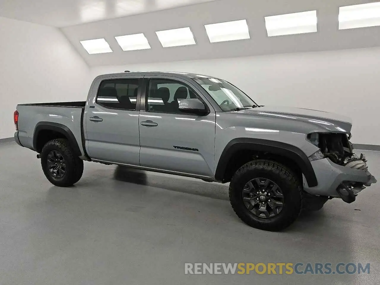 4 Photograph of a damaged car 5TFCZ5ANXMX275818 TOYOTA TACOMA 2021