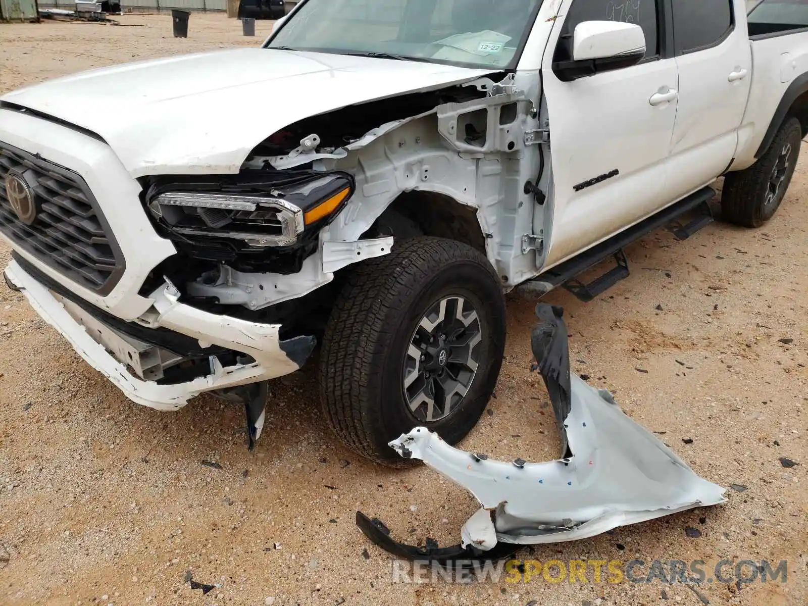 9 Photograph of a damaged car 5TFDZ5BN4MX058364 TOYOTA TACOMA 2021