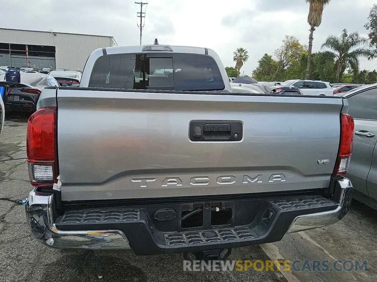 6 Photograph of a damaged car 3TMAZ5CN0NM173410 TOYOTA TACOMA 2022