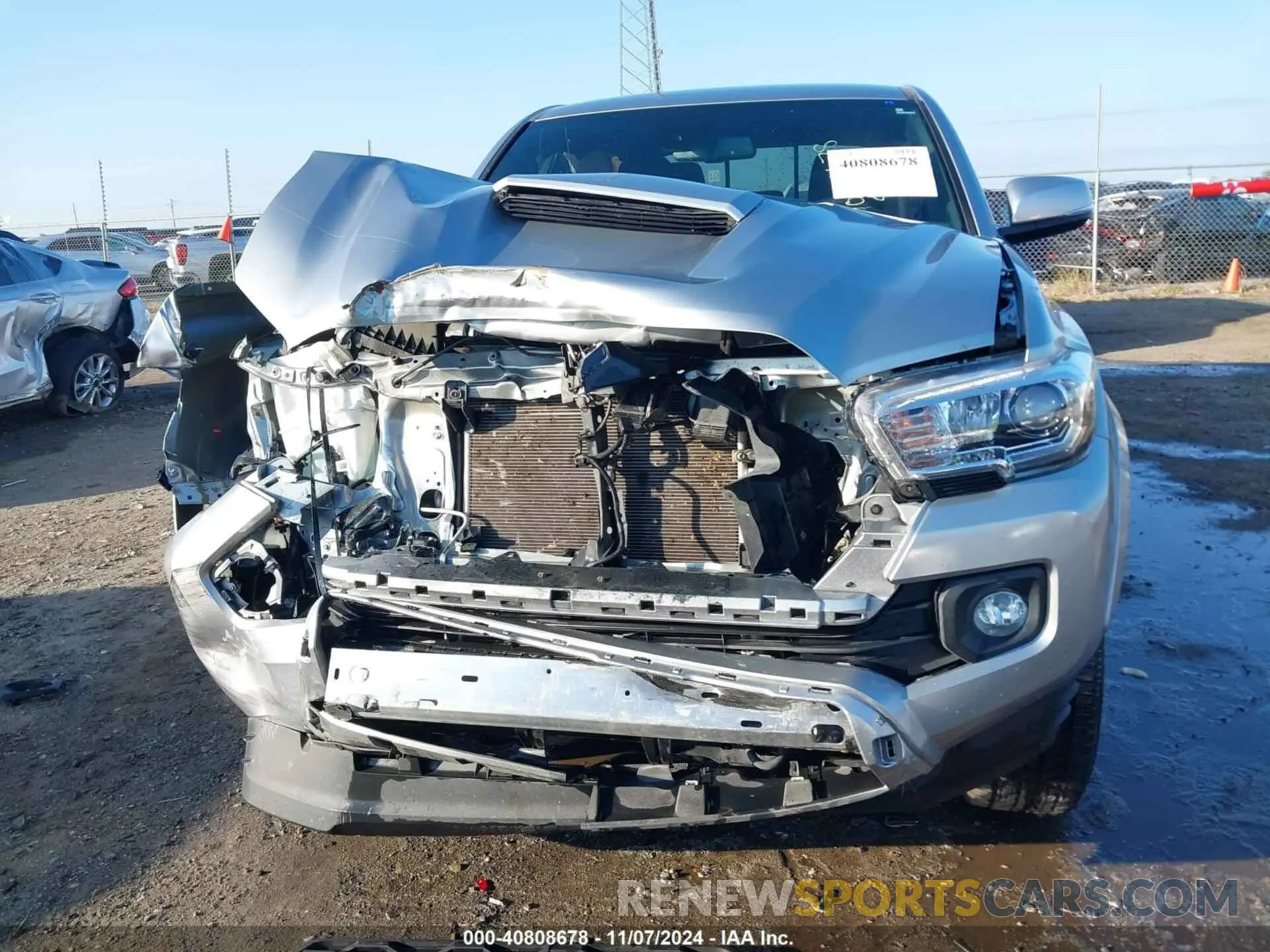 12 Photograph of a damaged car 3TMAZ5CN0NM177005 TOYOTA TACOMA 2022