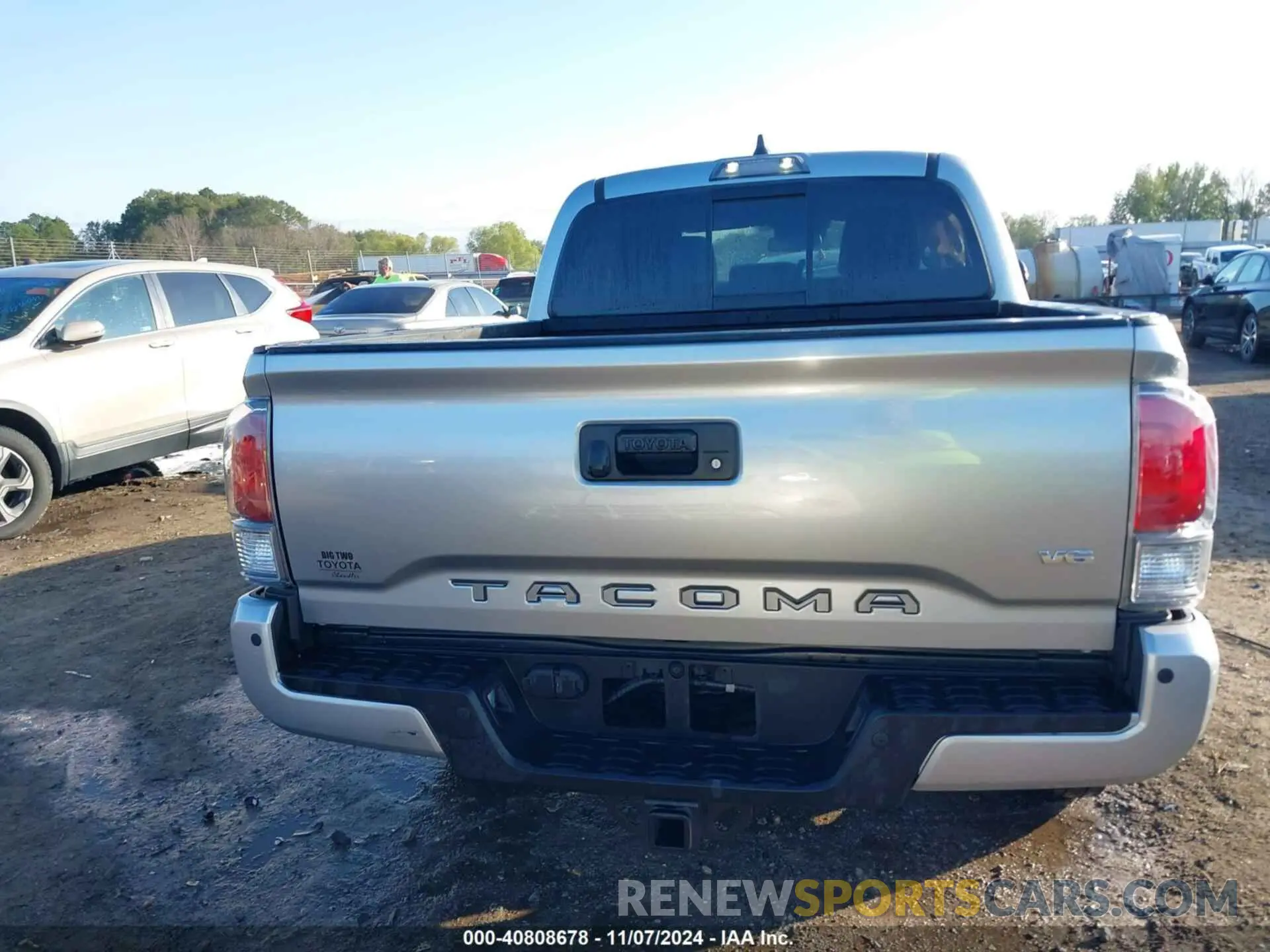 16 Photograph of a damaged car 3TMAZ5CN0NM177005 TOYOTA TACOMA 2022
