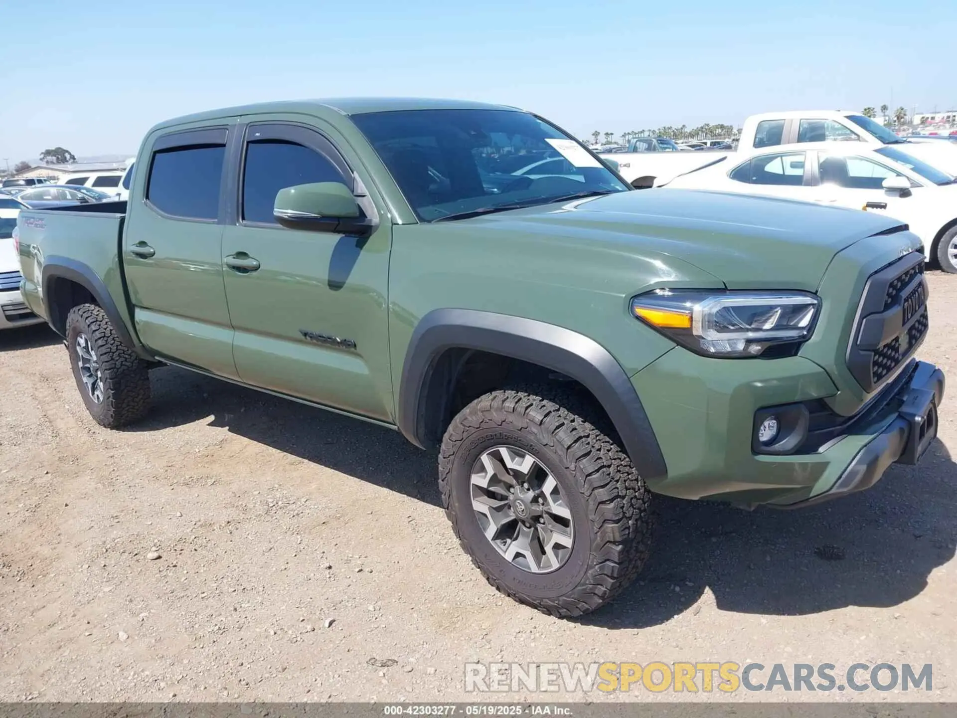 1 Photograph of a damaged car 3TMAZ5CN1NM170418 TOYOTA TACOMA 2022